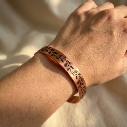 Yaprak Desenli Bakır Bileklik